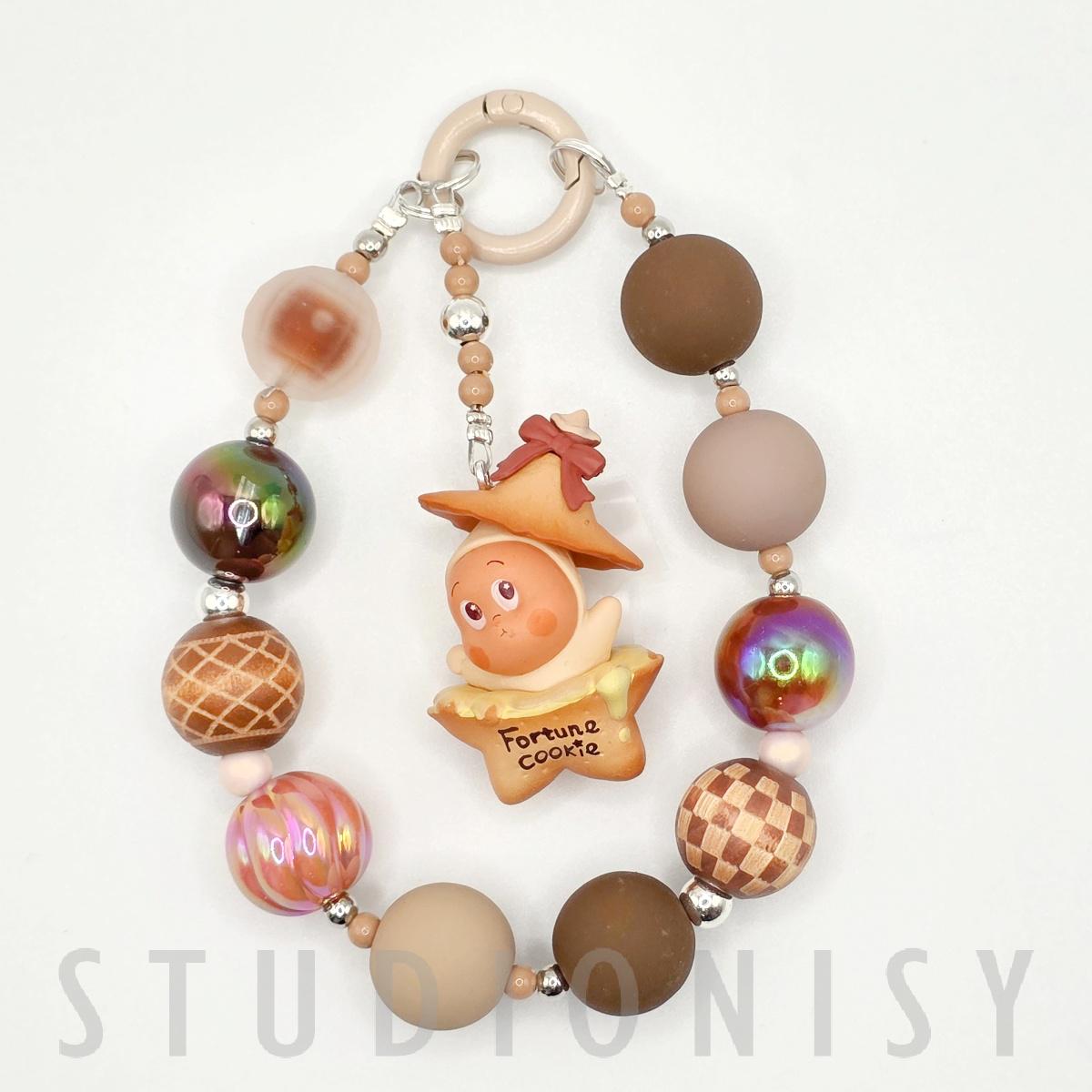 StudioNisy Handmade Twinkle Twinkle medium sized bean beaded keychain or phone charm